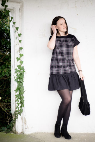 verschiedenArt: komplettes Outfit selbstgenäht mit Wollshirt in Karo, Minirock und Handtasche