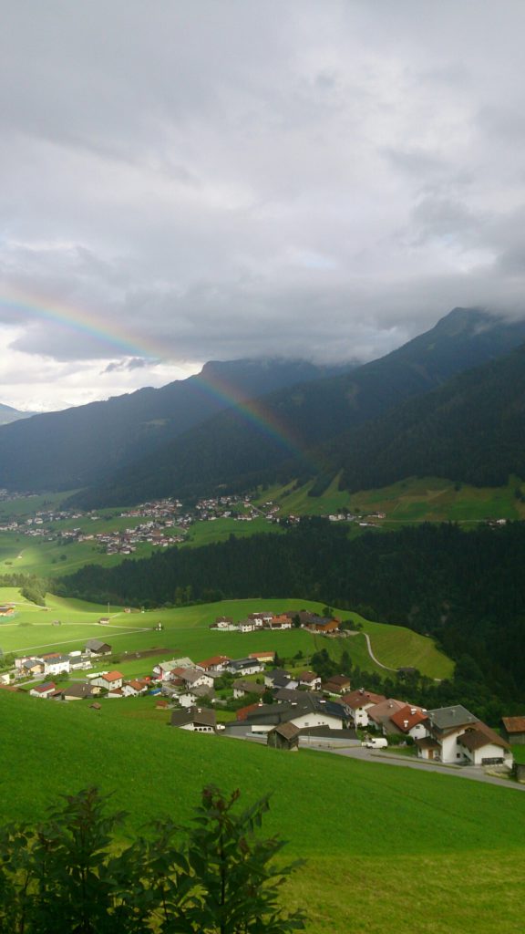 verschiedenArt: Kurzausflug nach Zirl - Regenbogen im Tal