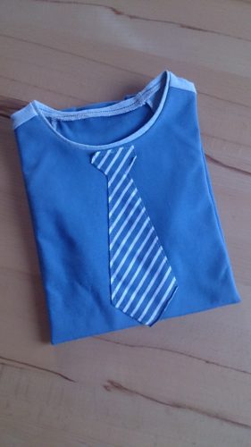 verschiedenArt: Shirt für Jungs mit aufgenähter Krawatte