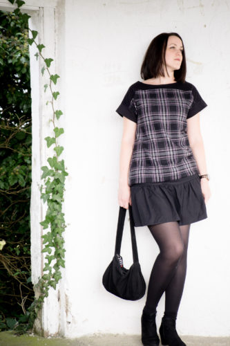 verschiedenArt: komplettes Outfit selbstgenäht mit Wollshirt in Karo, Minirock und Handtasche