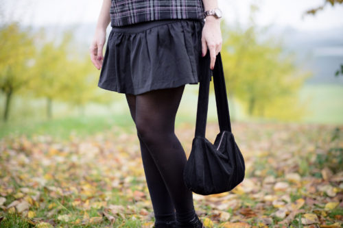 verschiedenArt: komplettes Outfit selbstgenäht mit Wollshirt in Karo, Minirock und Handtasche