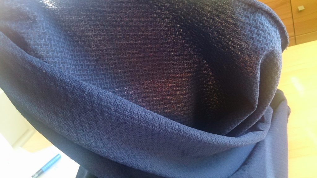 verschiedenArt: Cardigan Paro in Arbeit