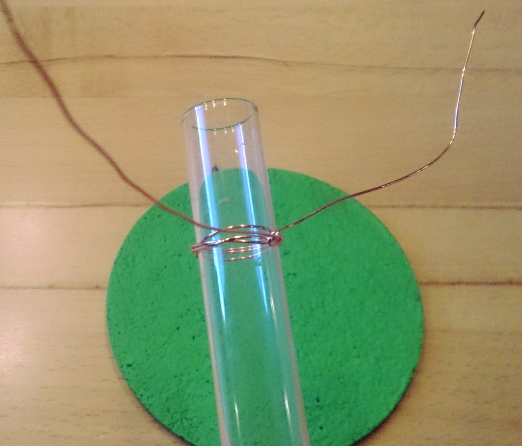 verschiedenArt: DIY Blumenvase aus Kork und Reagenzglas