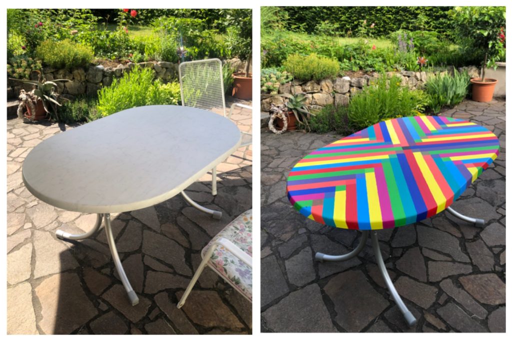 Der Gartentisch im vorher-/nachher-Vergleich. links weiß, rechts mit bunten Streifen aus Acrylfarbe bemalt. 